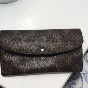 Louis Vuitton emilie wallet